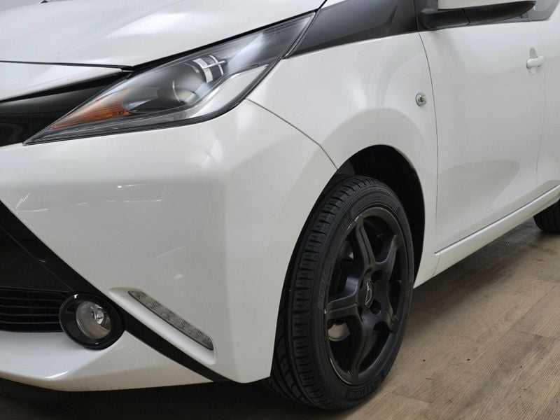 Occasion Toyota Aygo X-play 69 PK (50 kW) 2016 Hatchback Hatchback