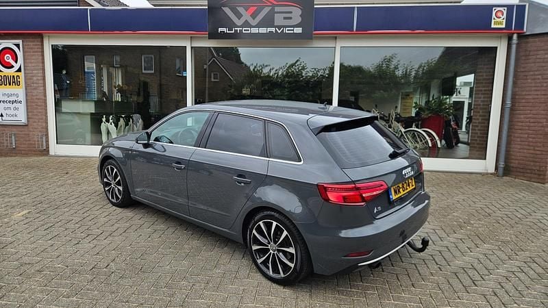 Occasion Audi A3 Sportback Sport 116 PK (85 kW) 2017 Grijs Hatchback