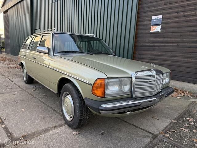 Groen Gebruikt 1983 Mercedes 280 Stationwagen | € 12.950 - Afbeelding 1/4