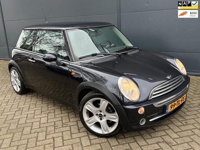 Zwart Occasion 2006 Mini Cooper Chili Hatchback | € 1.995 (Goede deal) - Afbeelding 1/4