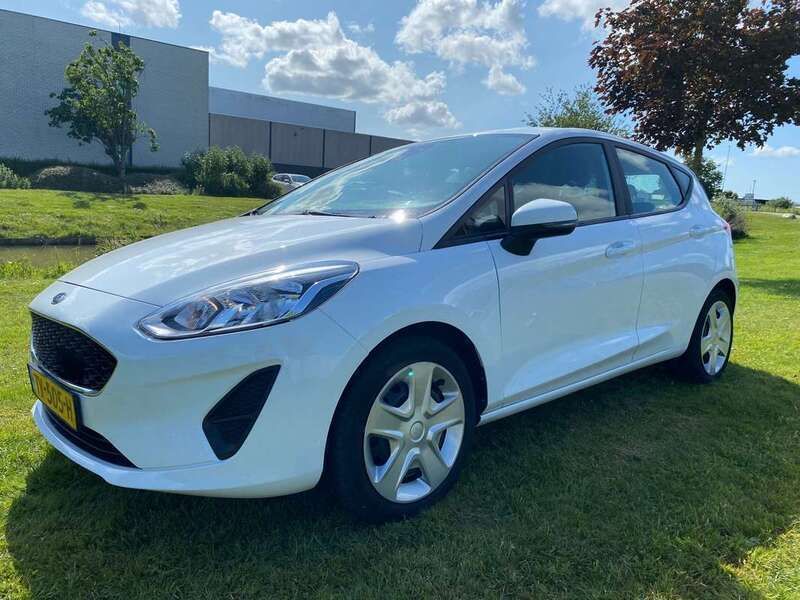 Wit Gebruikt 2019 Ford Fiesta Trend Hatchback | € 7.717 (Eerlijke prijs) - Afbeelding 1/4