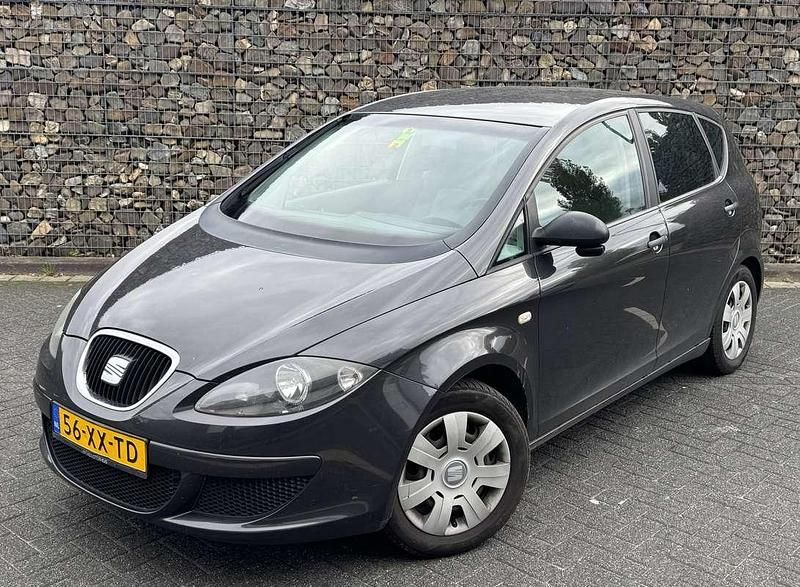 Zwart Occasion 2006 Seat Altea MPV | € 1.495 (Eerlijke prijs) - Afbeelding 1/4
