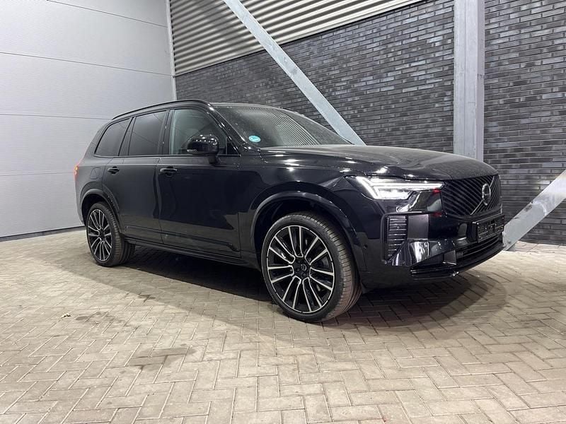 Zwart Gebruikt 2025 Volvo XC90 Ultra SUV | € 88.800 (Eerlijke prijs) - Afbeelding 1/1