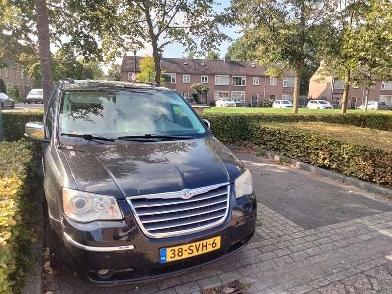 Gebruikt 2008 Chrysler Town & Country MPV | € 3.500 - Afbeelding 1/4