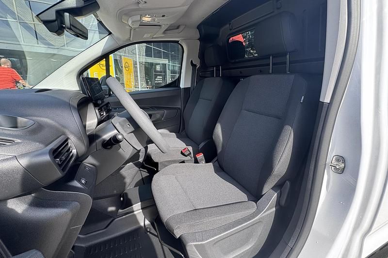 Nieuw Fiat Doblò 131 PK (96 kW) 2025 Wit MPV