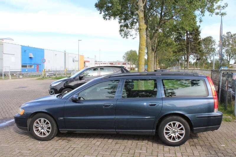 Occasion Volvo V70 170 PK (125 kW) 2004 Blauw, metallic lak Stationwagen