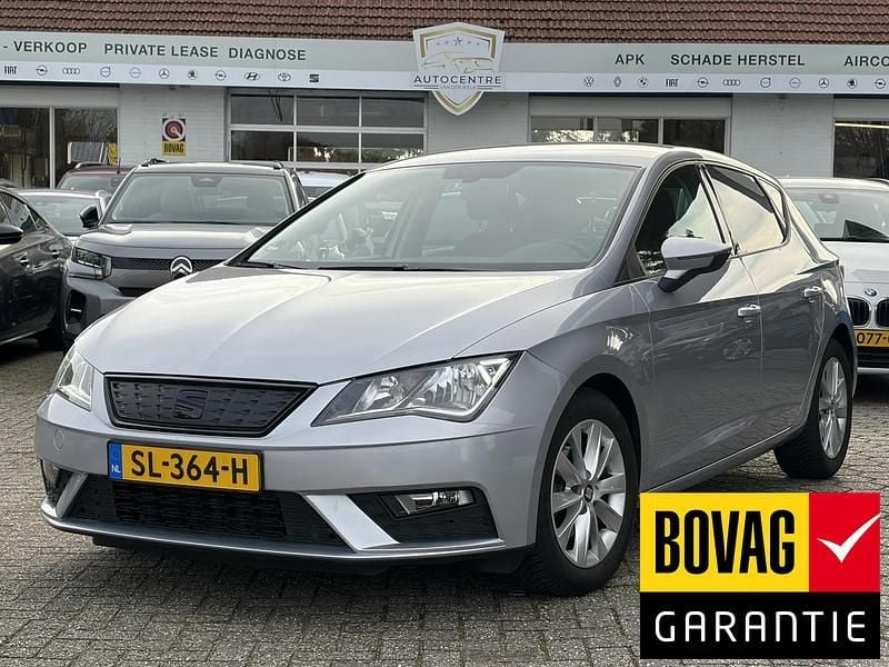 Grijs Gebruikt 2018 Seat Leon Style Hatchback | € 15.950 (Eerlijke prijs) - Afbeelding 1/4