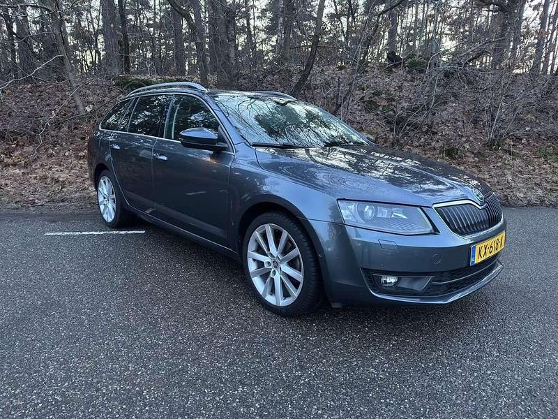 Occasion 2016 Skoda Octavia Stationwagen | € 9.750 (Eerlijke prijs) - Afbeelding 1/4