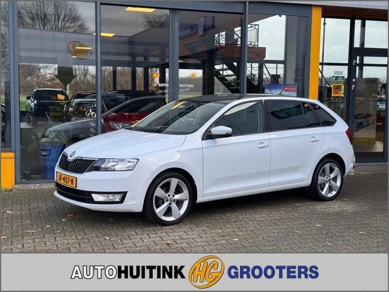 Wit, andere lak Gebruikt 2016 Skoda Rapid Joy Hatchback | € 8.950 (Iets duurder) - Afbeelding 1/4