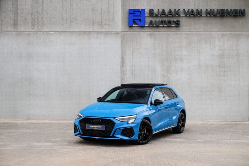 Daytona grey Gebruikt 2020 Audi A3 Sportback e-tron S-Line Sedan | € 32.950 (Duur) - Afbeelding 1/4