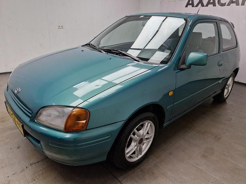 Groen Occasion 1998 Toyota Starlet XLi Hatchback | € 2.495 (Eerlijke prijs) - Afbeelding 1/4