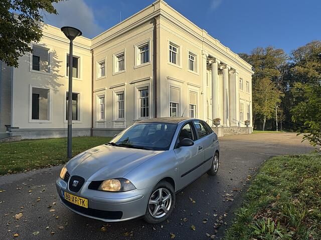 Grijs Gebruikt 2003 Seat Ibiza Hatchback | € 1.450 (Eerlijke prijs) - Afbeelding 1/4