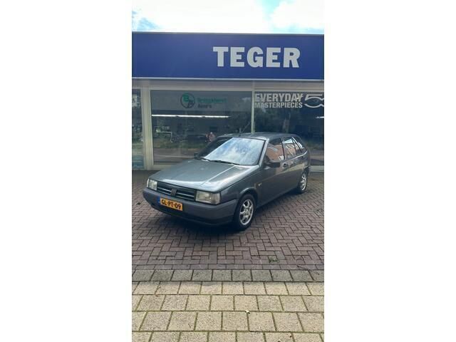 Grijs Gebruikt 1993 Fiat Tipo Hatchback | € 2.900 - Afbeelding 1/4