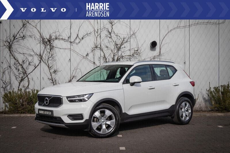 Wit Gebruikt 2022 Volvo XC40 Momentum SUV | € 29.694 (Super prijs) - Afbeelding 1/4