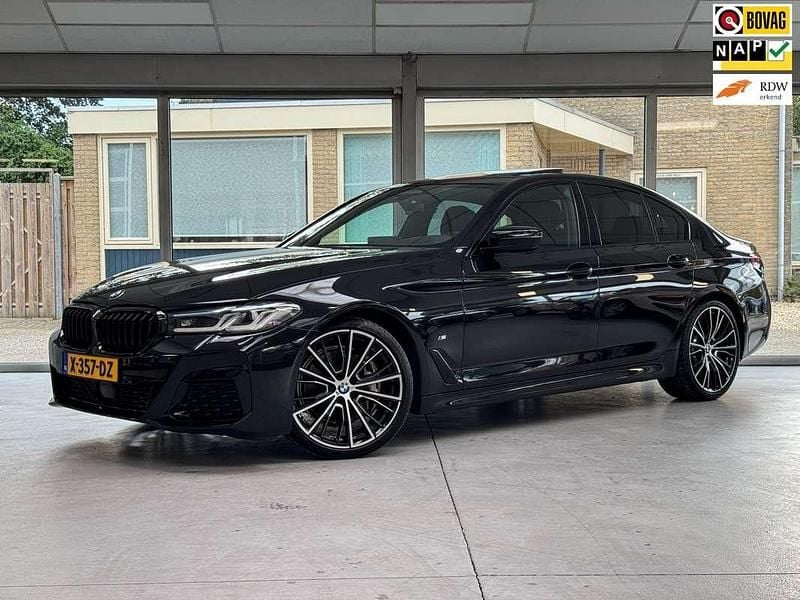 Zwart Gebruikt 2023 BMW 530 M Sport Sedan | € 56.450 (Duur) - Afbeelding 1/4