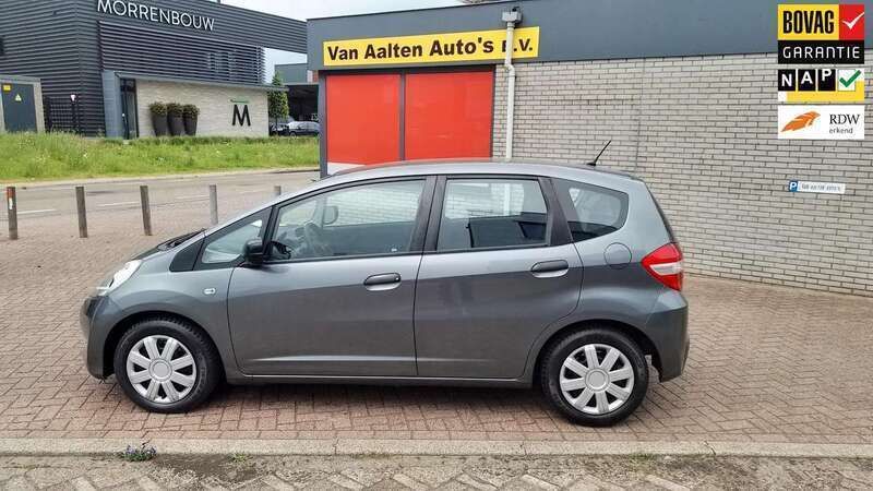 Grijs, metallic lak Gebruikt 2012 Honda Jazz S Hatchback | € 6.490 (Iets duurder) - Afbeelding 1/4