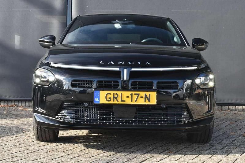 Occasion Lancia Ypsilon 101 PK (74 kW) 2024 Zwart Hatchback