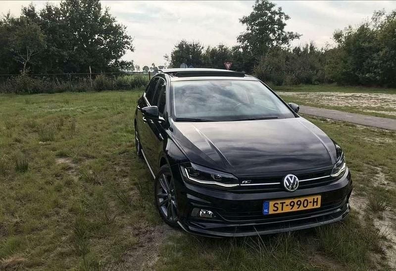 Zwart Gebruikt 2018 VW Polo Highline Hatchback | € 10.800 (Super prijs) - Afbeelding 1/4