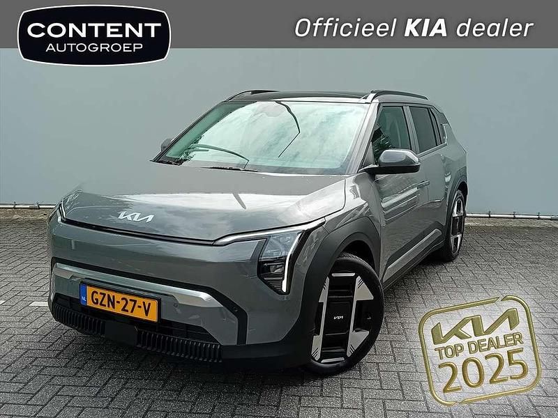 Grijs metallic Gebruikt 2025 Kia EV3 Advance SUV | € 36.940 (Super prijs) - Afbeelding 1/4