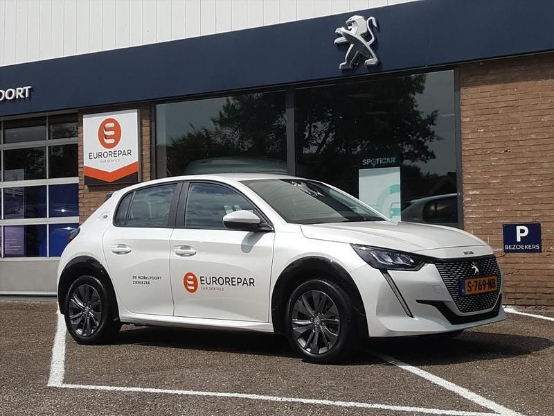 Hatchback Gebruikt 2021 Peugeot 208 Active Hatchback | € 21.800 - Afbeelding 1/4