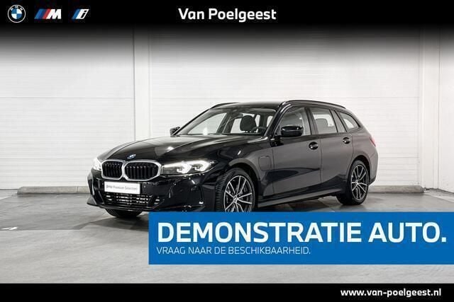 Zwart Gebruikt 2025 BMW 330 Stationwagen | € 49.900 (Iets duurder) - Afbeelding 1/4