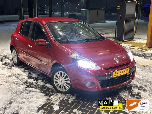 Occasion Renault Clio II 89 PK (65 kW) 2011 Rood Hatchback