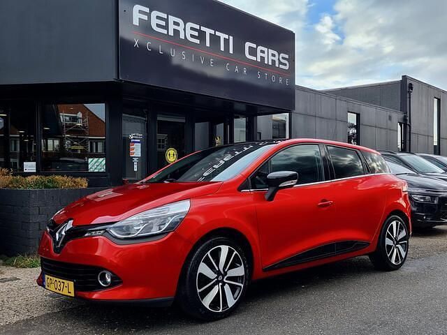 Rood Gebruikt 2015 Renault Clio GrandTour Stationwagen | € 3.950 (Super prijs) - Afbeelding 1/4
