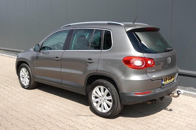 Grijs, metallic lak Gebruikt 2008 VW Tiguan Sport SUV | € 5.950 (Eerlijke prijs) - Afbeelding 1/4