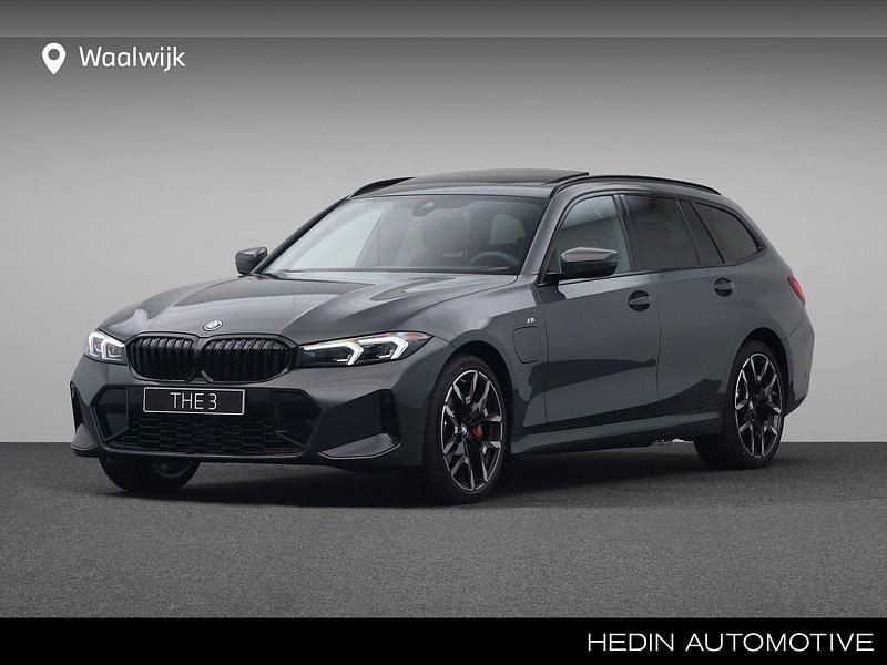 Grijs Gebruikt 2025 BMW 330e Stationwagen | € 72.845 - Afbeelding 1/4