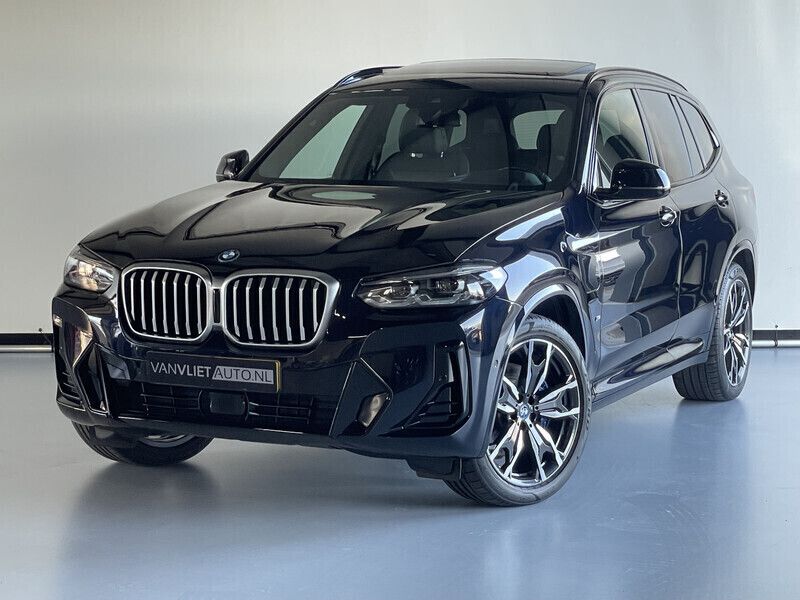 Zwart Gebruikt 2022 BMW X3 Executive SUV | € 51.500 (Eerlijke prijs) - Afbeelding 1/4