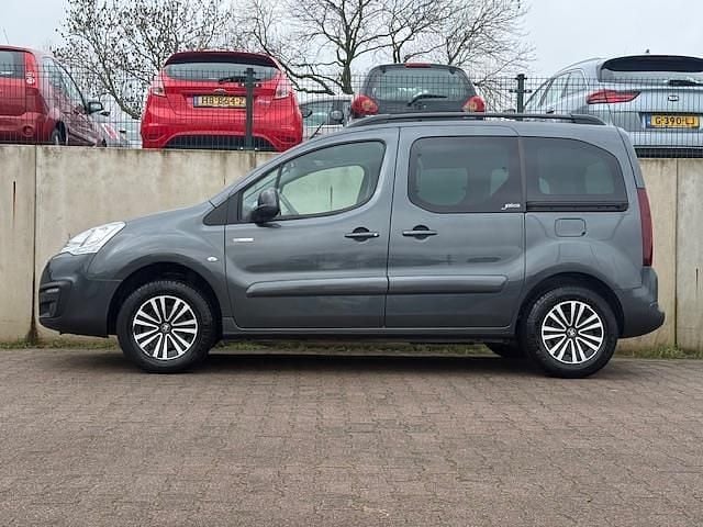 Occasion Peugeot TePee Allure 49 kW (67 PK) 2018 Grijs MPV