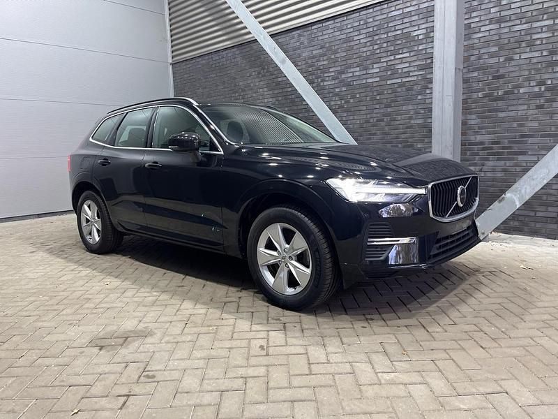 Zwart Gebruikt 2023 Volvo XC60 Core SUV | € 43.800 (Eerlijke prijs) - Afbeelding 1/1