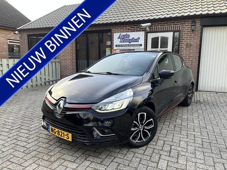 Zwart (metallic) Gebruikt 2017 Renault Clio IV Intens Hatchback | € 7.950 (Eerlijke prijs) - Afbeelding 1/4