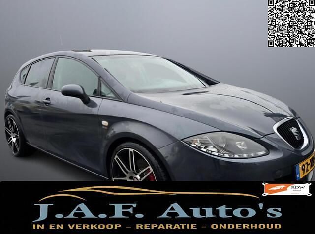 Grijs Occasion 2007 Seat Leon Sport Hatchback | € 3.945 (Eerlijke prijs) - Afbeelding 1/4