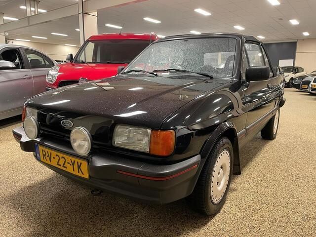 Zwart Gebruikt 1987 Ford Fiesta Hatchback | € 9.950 - Afbeelding 1/4