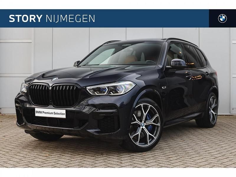 M carbonschwarz (donker zwart metallic) Occasion 2022 BMW X5 Comfort Edition SUV | € 66.950 (Duur) - Afbeelding 1/4