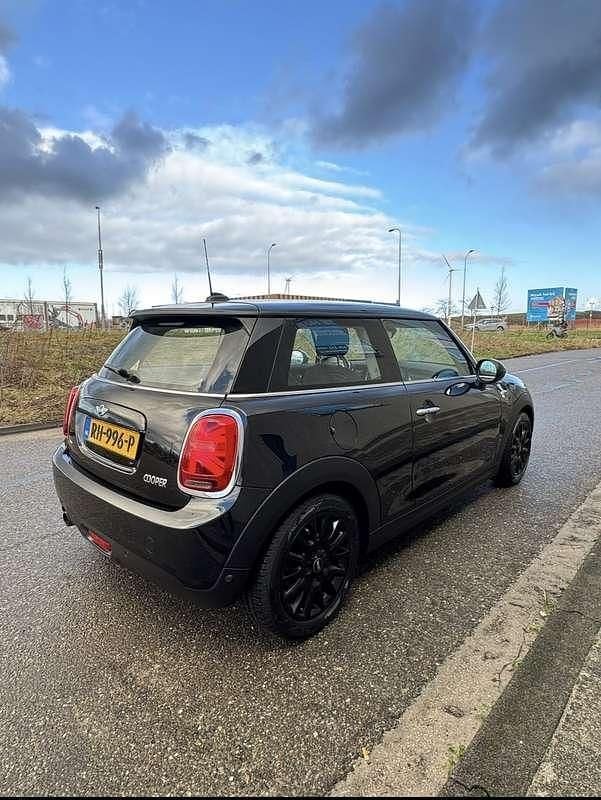 Zwart Gebruikt 2017 Mini Cooper Hatchback | € 12.000 (Super prijs) - Afbeelding 1/4