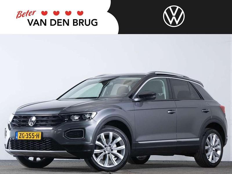 Grijs Gebruikt 2018 VW T-Roc Style SUV | € 22.900 (Eerlijke prijs) - Afbeelding 1/4
