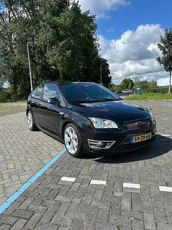 Zwart Occasion 2008 Ford Focus ST Hatchback | € 6.000 (Eerlijke prijs) - Afbeelding 1/4