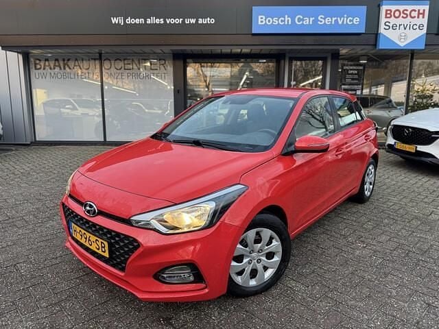 Rood Occasion 2020 Hyundai i20 Hatchback | € 12.450 (Goede deal) - Afbeelding 1/4