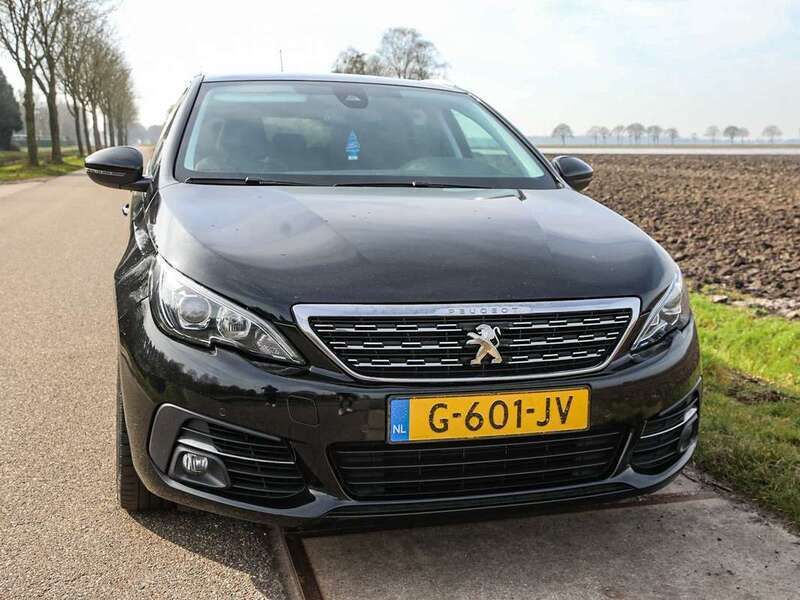 Zwart Gebruikt 2019 Peugeot 308 Stationwagen | € 8.250 (Eerlijke prijs) - Afbeelding 1/4