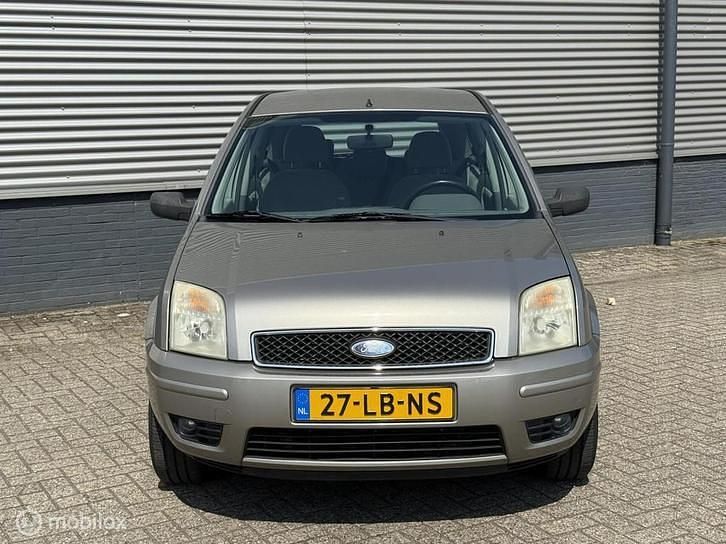 Occasion Ford Fusion 101 PK (74 kW) 2002 Grijs, metallic lak MPV