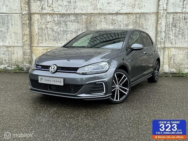 Grijs Gebruikt 2020 VW Golf VIII Hatchback | € 19.950 (Goede deal) - Afbeelding 1/4