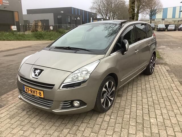 Grijs (metallic) Occasion 2011 Peugeot 5008 Family MPV | € 2.999 (Eerlijke prijs) - Afbeelding 1/4
