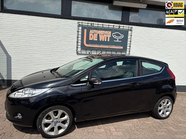 Zwart Gebruikt 2011 Ford Fiesta Titanium Hatchback | € 4.990 (Eerlijke prijs) - Afbeelding 1/4