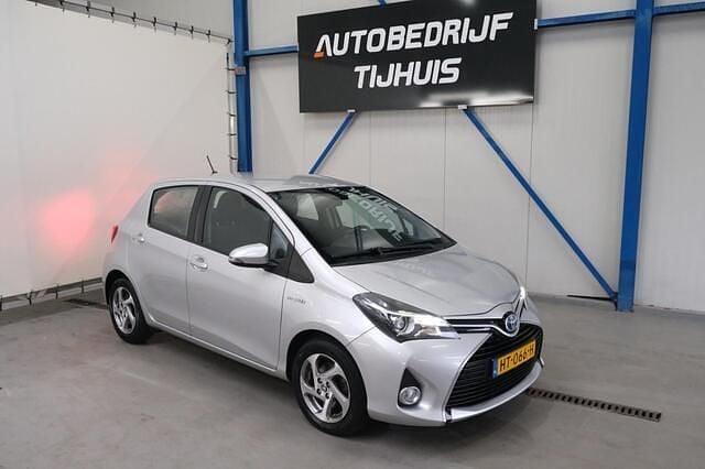 Grijs Gebruikt 2015 Toyota Yaris Hatchback | € 8.950 (Goede deal) - Afbeelding 1/4