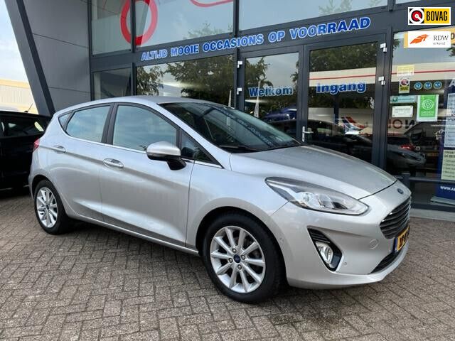 Grijs Gebruikt 2019 Ford Fiesta Titanium Hatchback | € 17.495 (Duur) - Afbeelding 1/4