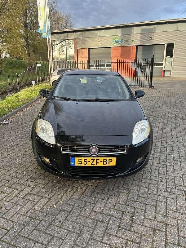 Zwart Gebruikt 2008 Fiat Bravo Hatchback | € 4.600 (Eerlijke prijs) - Afbeelding 1/4