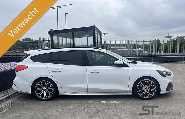 Wit Gebruikt 2019 Ford Focus ST Stationwagen | € 24.995 (Super prijs) - Afbeelding 1/2