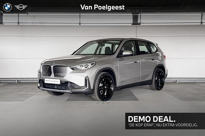 Grijs Gebruikt 2025 BMW iX1 Comfort Edition SUV | € 39.900 - Afbeelding 1/4